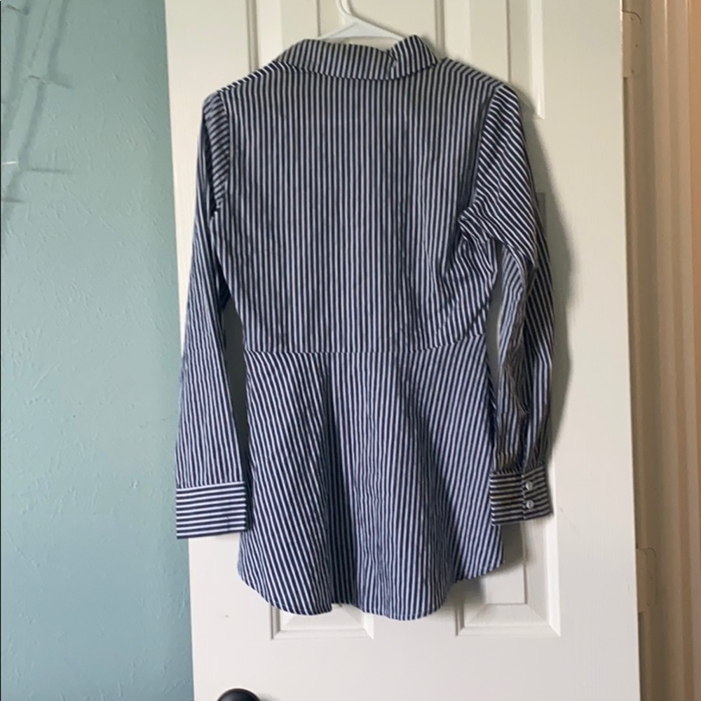 Button up - Picture 2 of 2